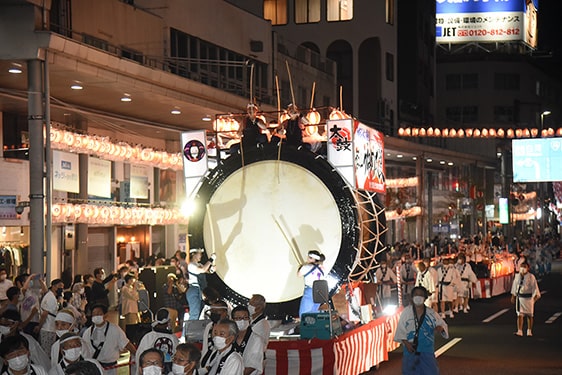 ５日踊り流し（最優秀山車部門賞：片平町うねめ踊り流し実行委員会）