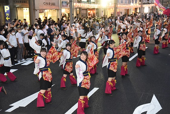 ６日踊り流し（準大賞：あさか開成高校よさこい部開成舞彩）