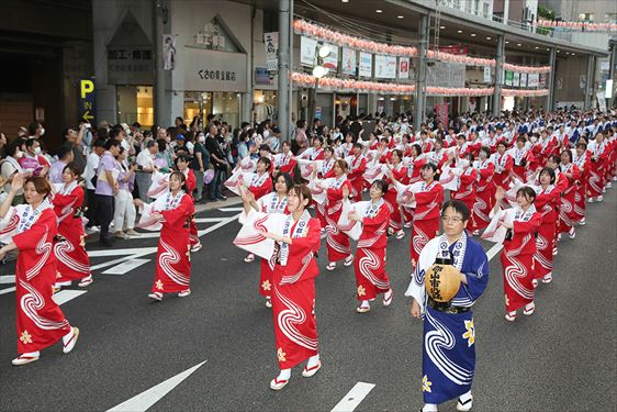 踊り流しの様子（郡山市役所職員互助会）