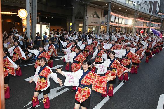 踊り流し　大賞（あさか開成高校よさこい部「開成舞彩」）