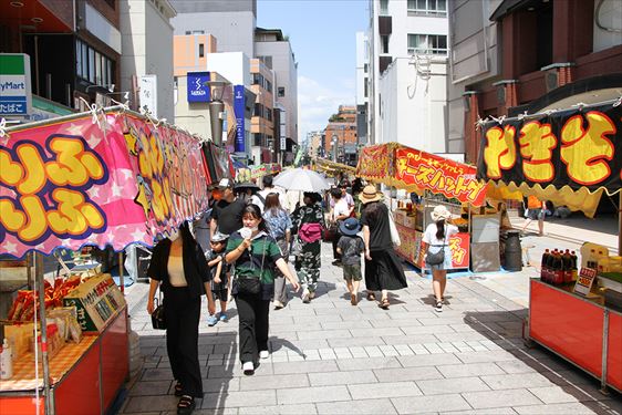 商店街イベント　福祉バザール（なかまち夢通り）4日5日両日