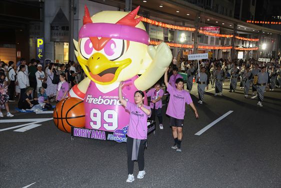 福島ファイヤーボンズ（踊り流しの様子）