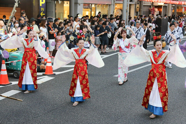 第61代ミスうねめの3人-2